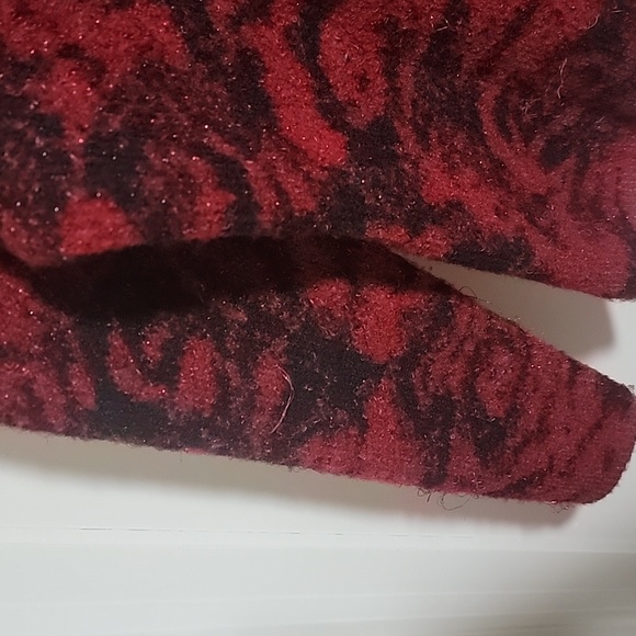 Red and black rose sweater WHBM - Picture 7 of 7